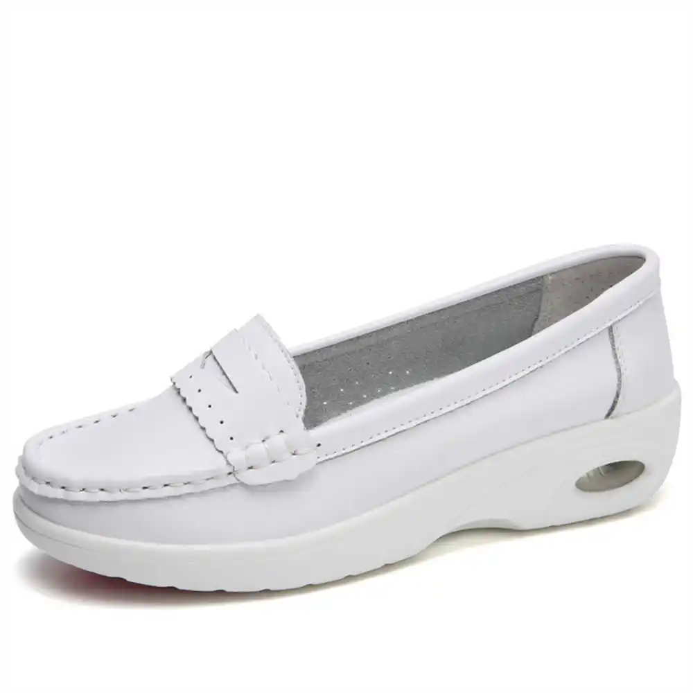 Thick Sole Slipon White Traine - Young Men'S Grooming Kit のレビューと価格