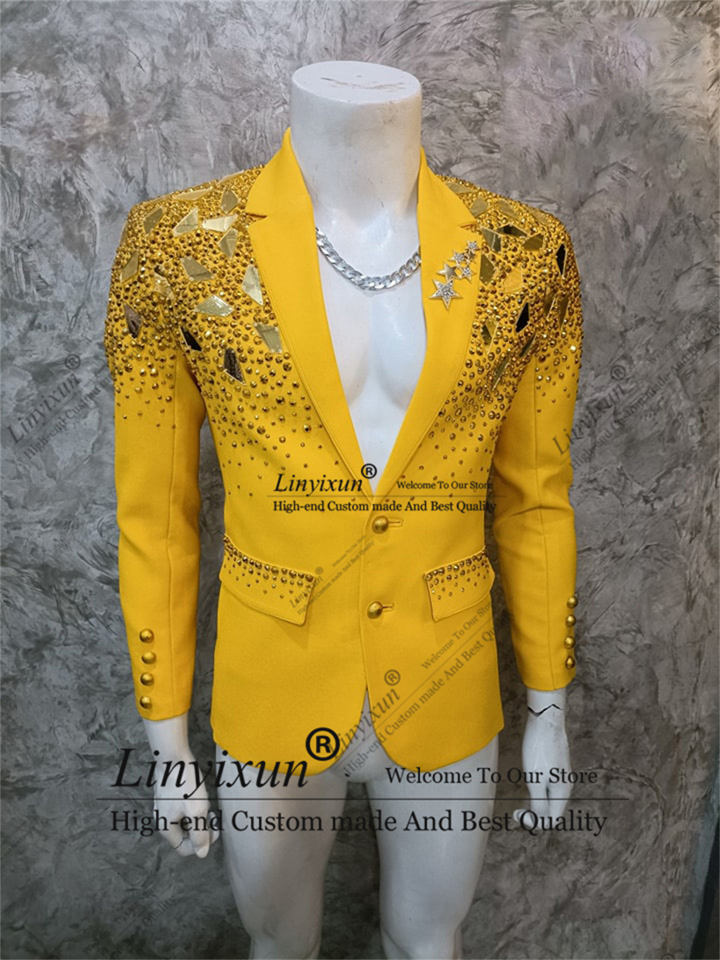 Sparkly Mirror Finish Men Suit - Men'S Grooming Mirror のレビューと価格